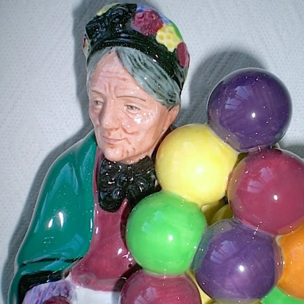 ROYAL DOULTON THE OLD BALLOON SELLER HN1315 vintage grandma cottage porcelain